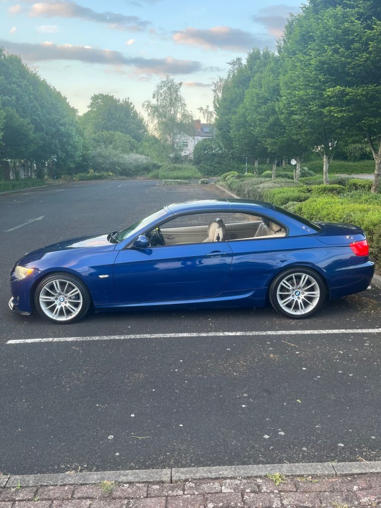 BMW 320d AUTO M SPORTS CONVERTIBLE ANGEL EYES LIGHTS PARKING SENSORS LE MANS BLU