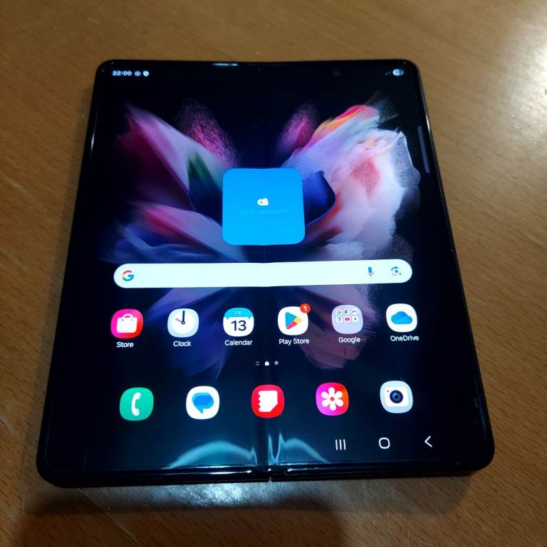 Samsung Galaxy ZFold 3 256GB Phantom Black Unlocked  Dual Sim Z Fold3