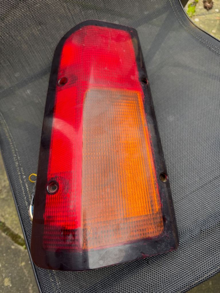 Rear light lens assembly for Land Rover discovery 2 2004 facelift (left rear) passenger side 