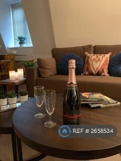 2 bedroom flat in Ridingate House, Canterbury, CT1 (2 bed) (#2658534)