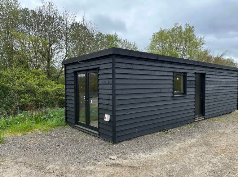 32ft x 10ft office/overnight accommodation pod
