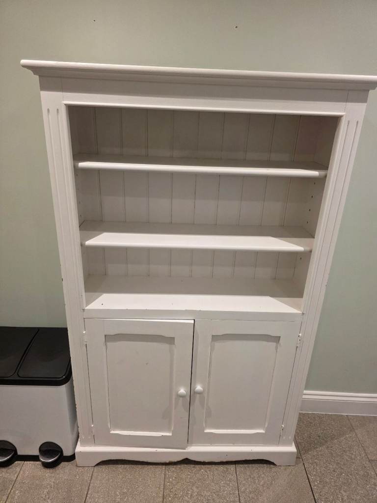 White shelf and storage cabinet 