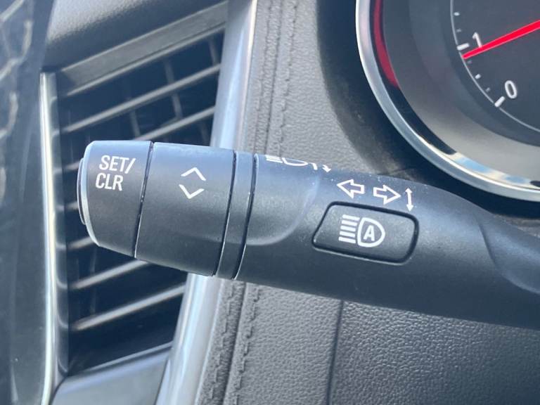 2020 Vauxhall Grandland X 1.2 Turbo Sport Nav 5dr Hatchback PETROL Manual