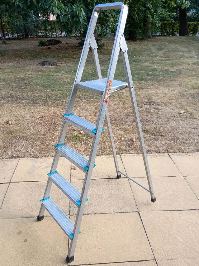 BELRAY ALUMINIUM 4 RUNG STEP LADDER COLCHESTER 