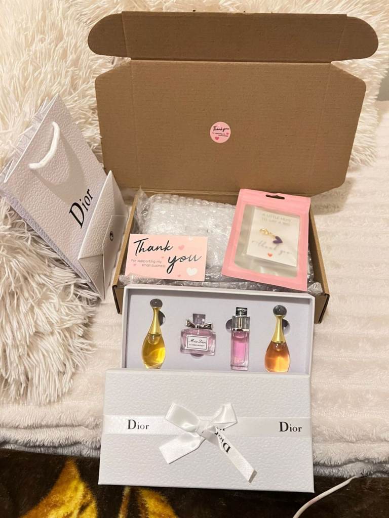 Set of 04 mini perfume sets 5ml each 