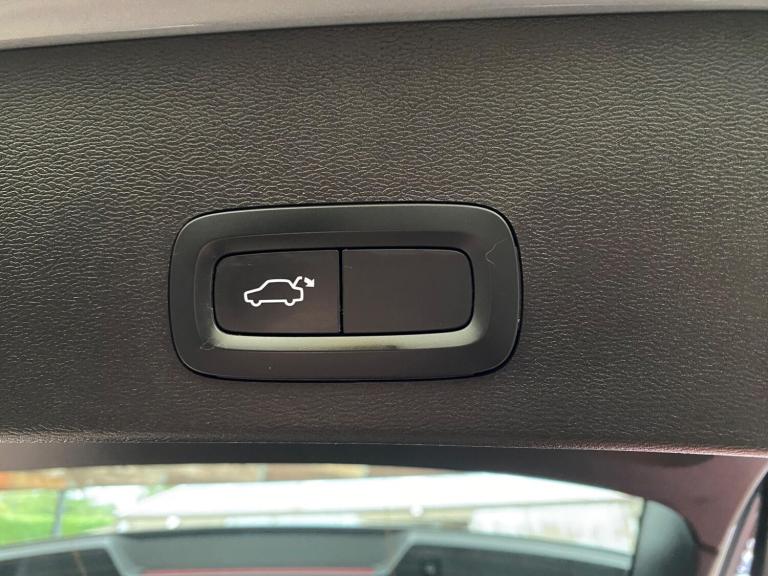 2021 Volvo XC40 2.0 B4 MHEV R-Design Auto Euro 6 (s/s) 5dr ESTATE Petrol/Electric Hybrid Automatic