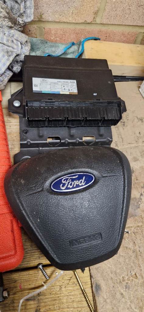 Job lot car parts BMW I3 + Ford Fiesta mk7.5 st + Vw T cross