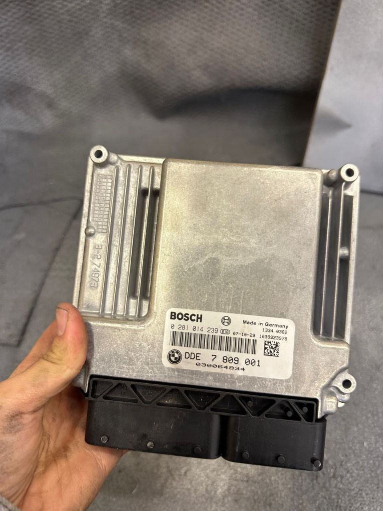 BMW 118d ECU DDE Engine Control Unit Bosch 