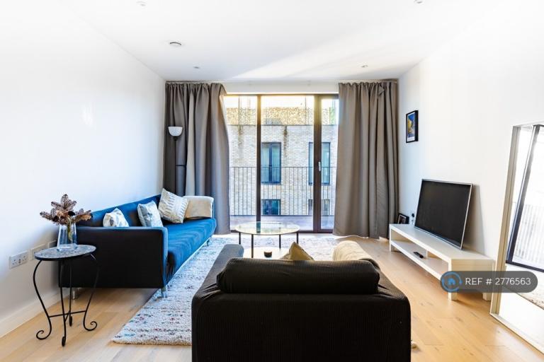 1 bedroom flat in Bartram House, London, NW7 (1 bed) (#2776563)