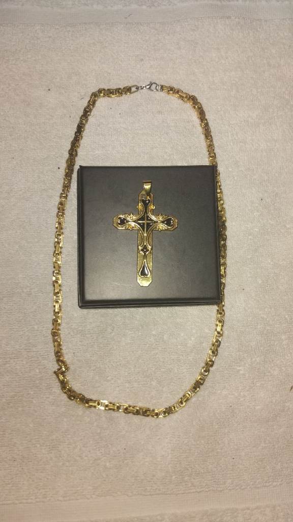 Men’s Stainless Steel Cross – Cuban Chain High quality design. 