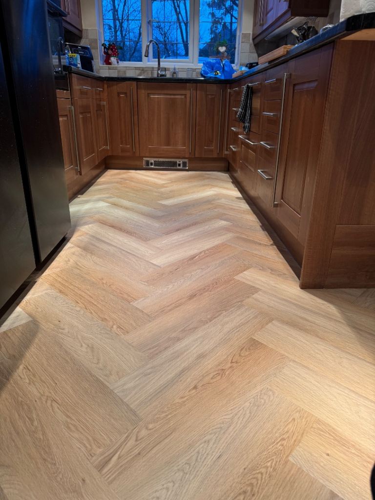 Carpet Fitter , Flooring Laminate , LVT , Vinly , Tile