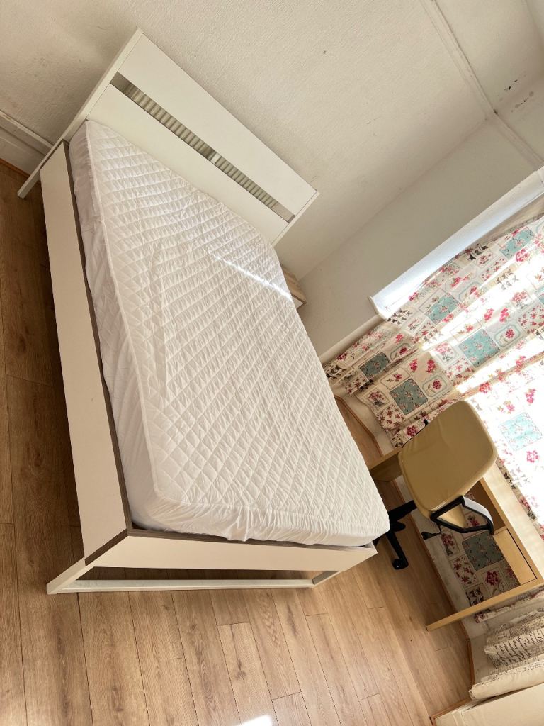 Big double room for rent 