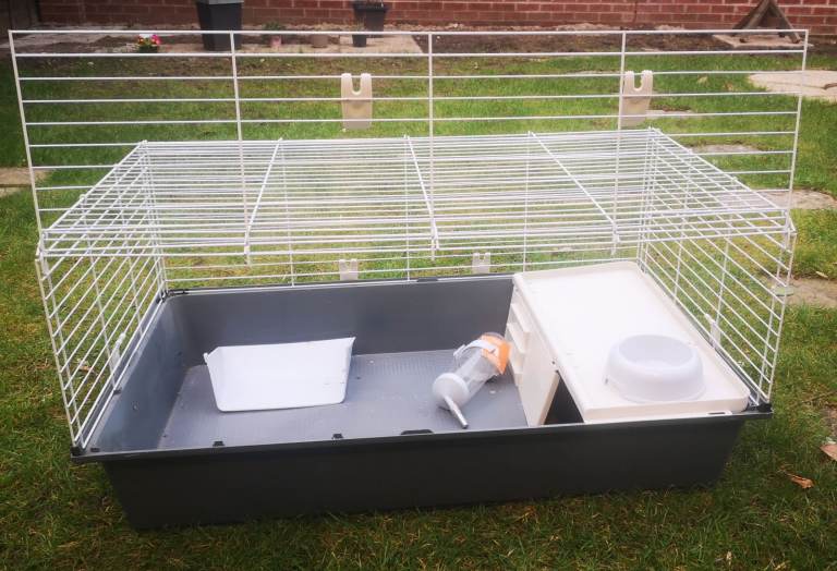 Ferplast Rabbit and Guinea Pig Cage 100