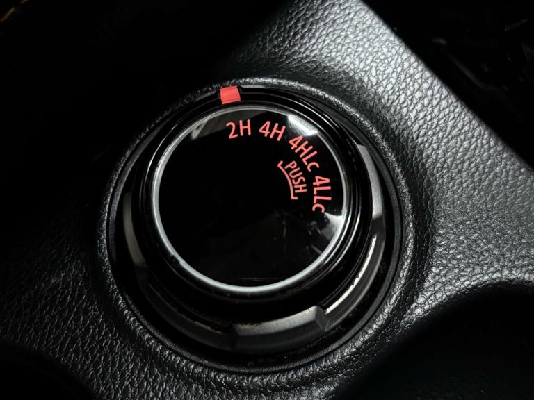 2018 Mitsubishi L200 2.4 L200 Barbarian SVP II DI-D Auto 4WD Pickup Diesel Automatic