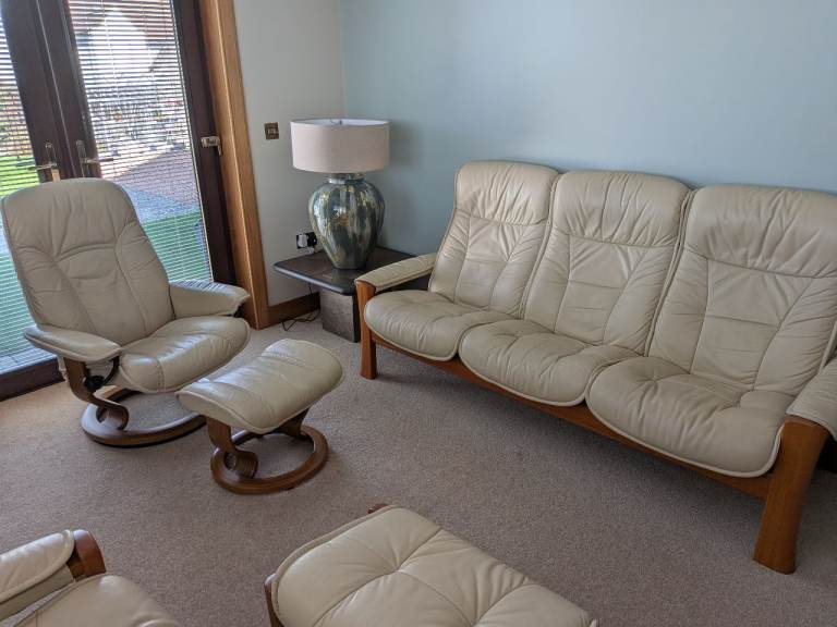 Erkones Stressless reclining 3 piece suite