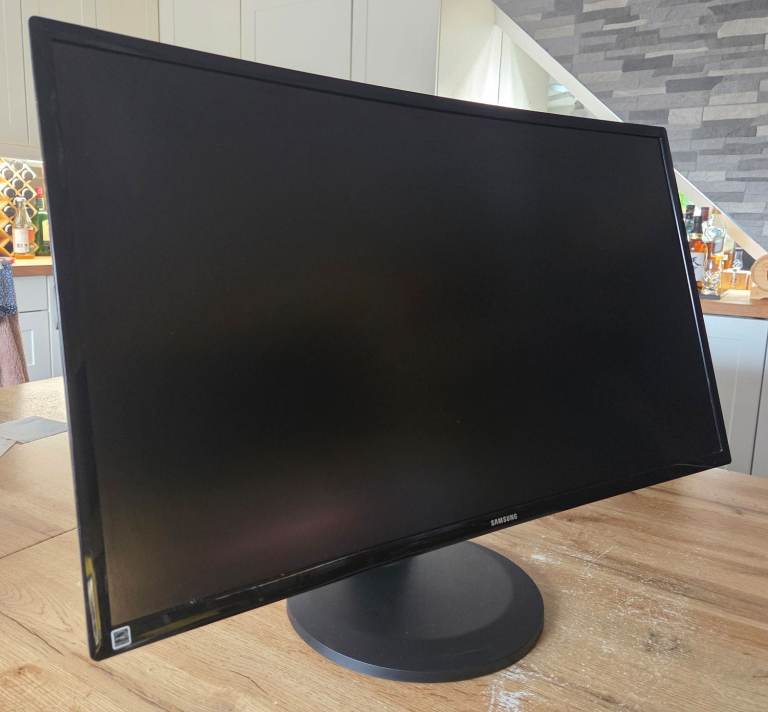 Samsung Curved Gaming Monitor 27”