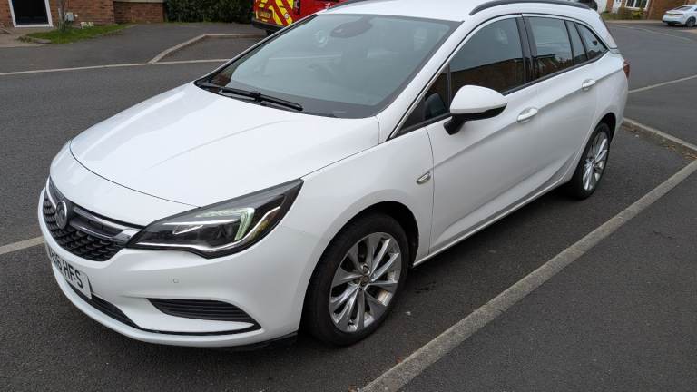 2016 Vauxhall Astra Tourer 1.6 CDTi TechLine 136, £20 tax, Reverse camera
