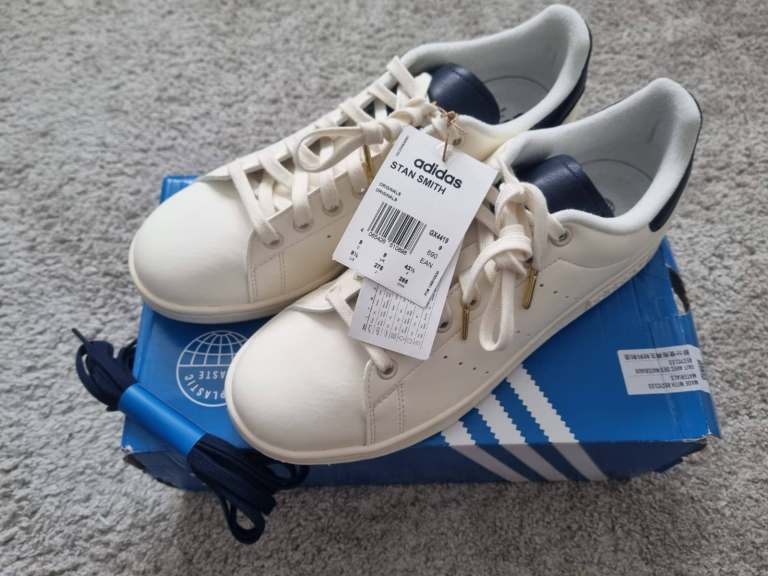 image for Adidas Originals Stan Smith - size 9 - Can deliver