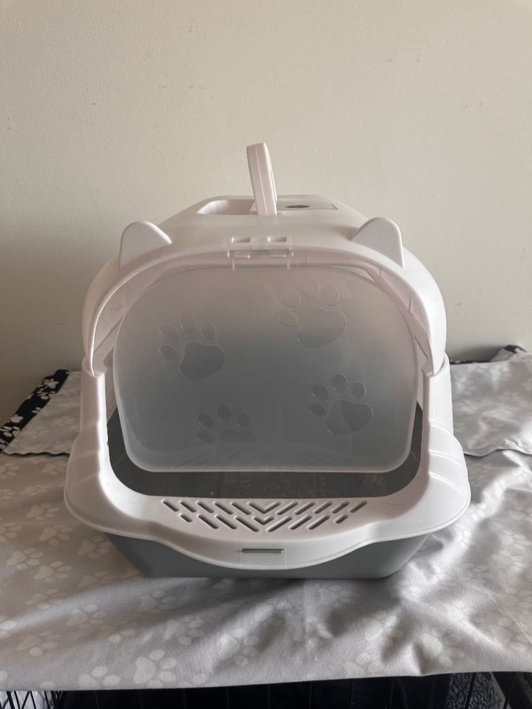 Cat litter box