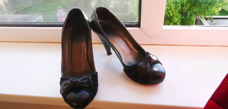 Black Leather high heel shoes, size 5