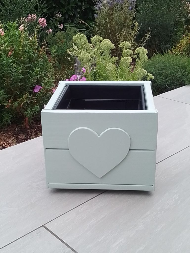 Wooden Garden Planter with Heart Detail –  New