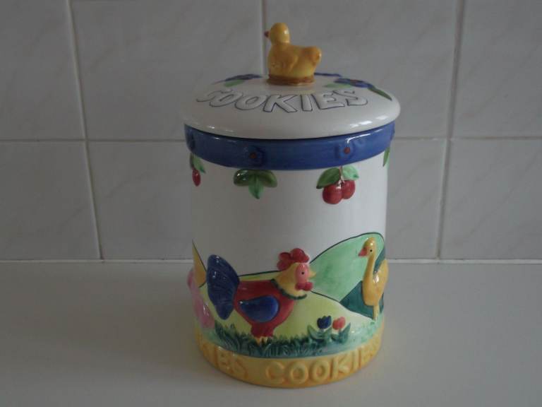 Large colourful Vintage Rayware Farm Yard cookie Jar. In good condition. £20.00. Lincoln