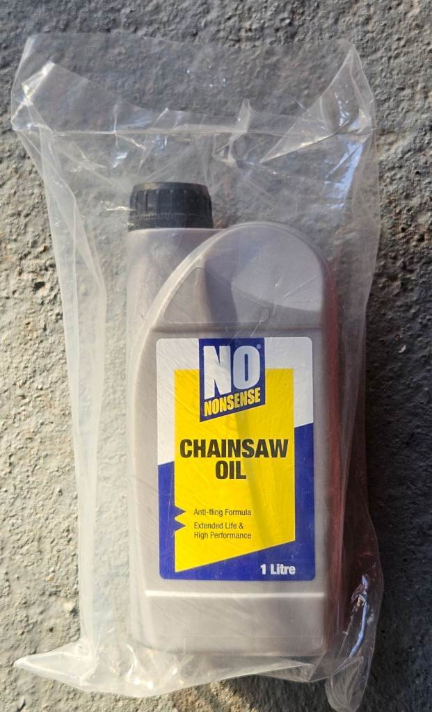 Chainsaw oil