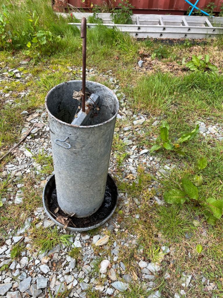 Chicken feeder 
