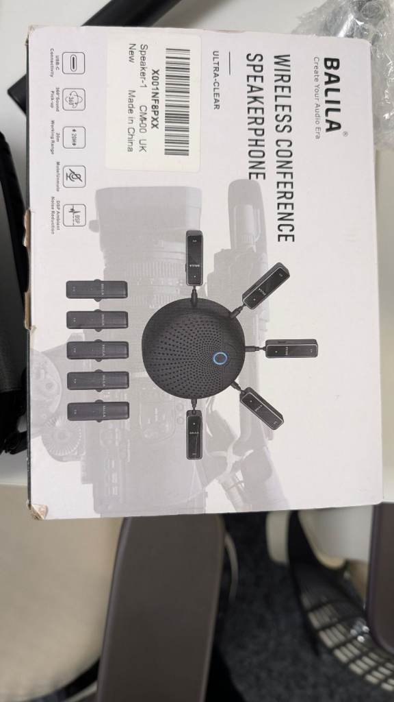 Wireless conference podcast speaker phone mics
