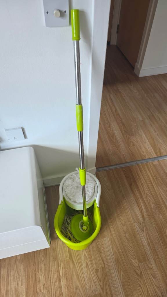 Centrifugal mop and bucket