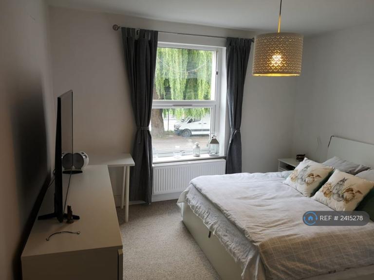 1 bedroom flat in Pennywell Heights, Bristol, BS5 (1 bed) (#2415278)
