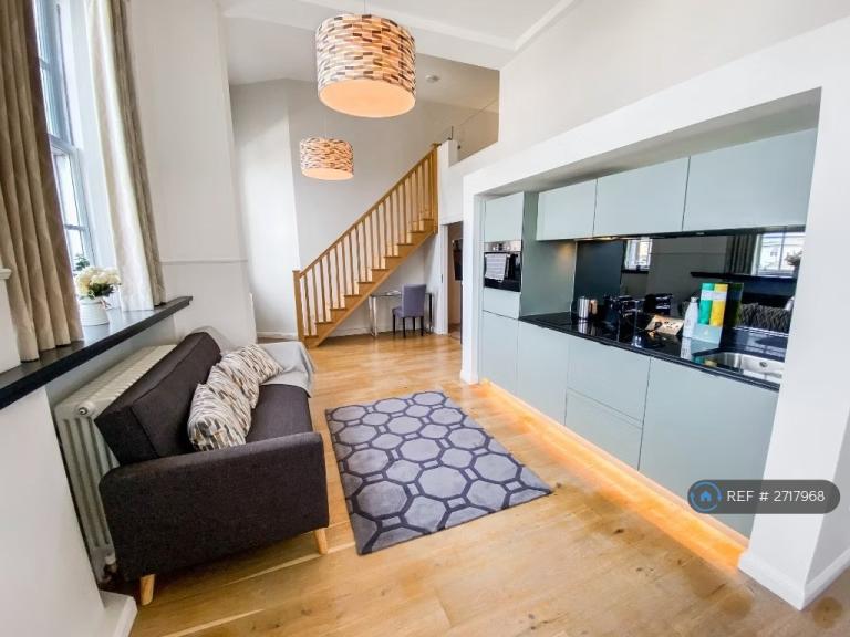 1 bedroom flat in Mcdonald Road, Edinburgh, EH7 (1 bed) (#2717968)