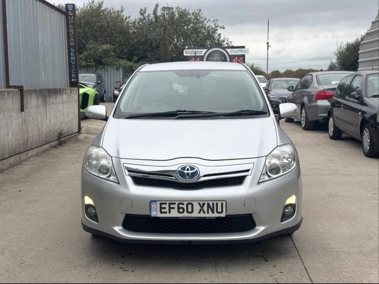 Toyota Auris Hybrid 1.8 Automatic 