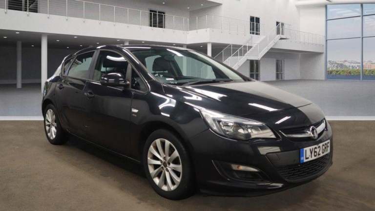 2013 Vauxhall Astra 1.4i 16V Active 5dr HATCHBACK PETROL Manual