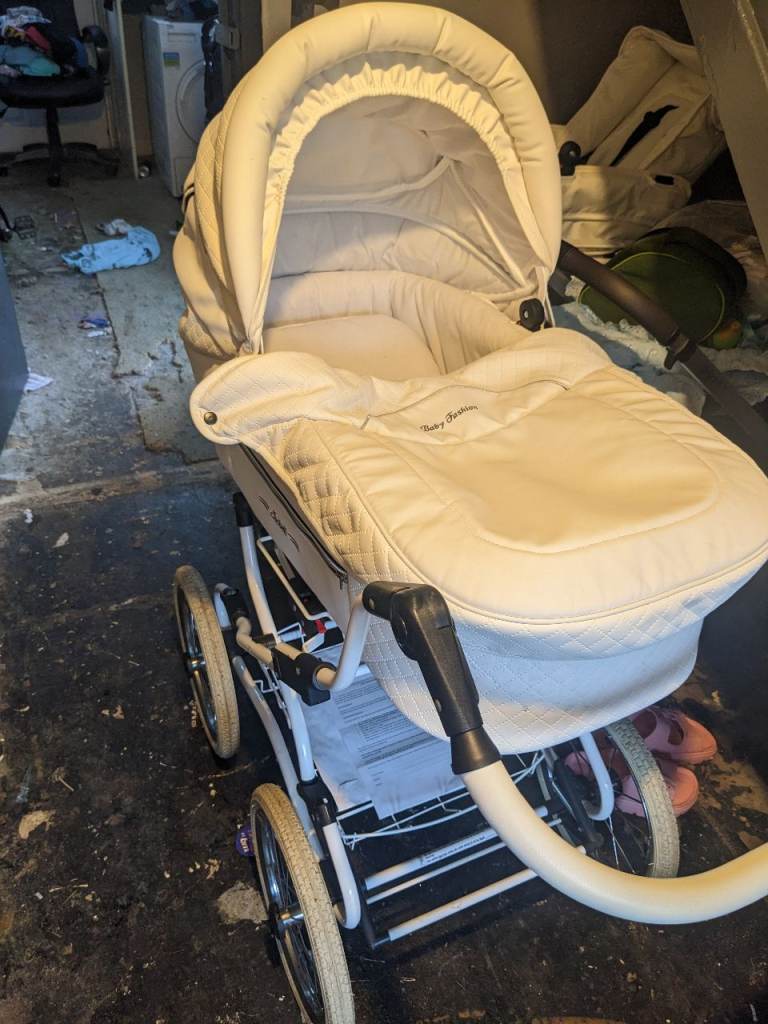 Isobel pram