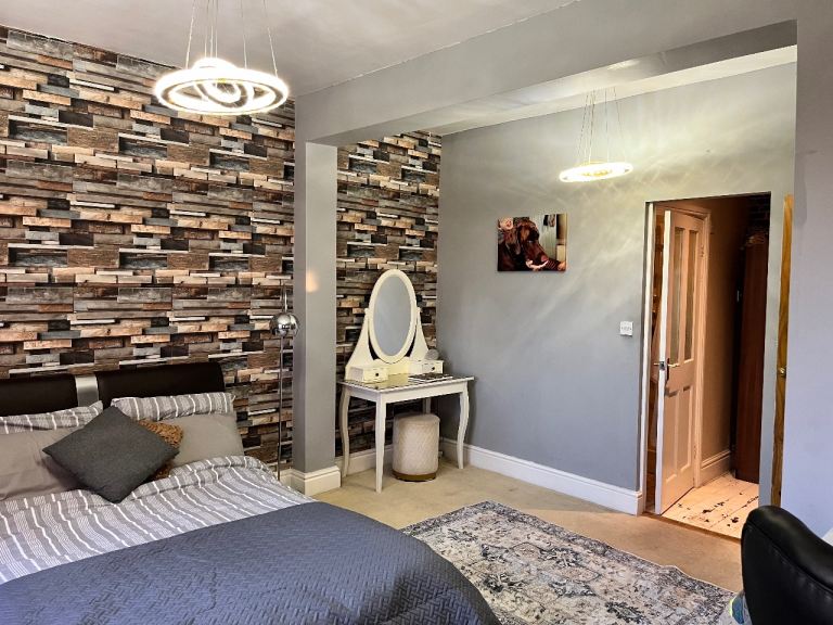 Double en-suite room to rent
