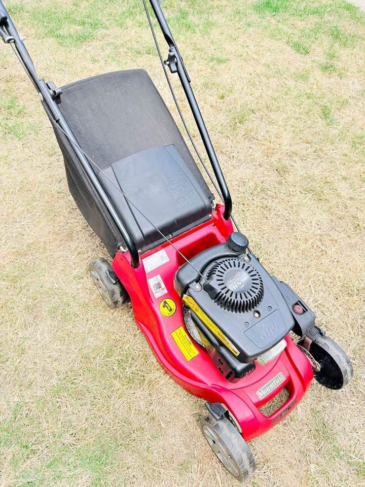 Mountfield rs100 lightweight petrol lawnmower