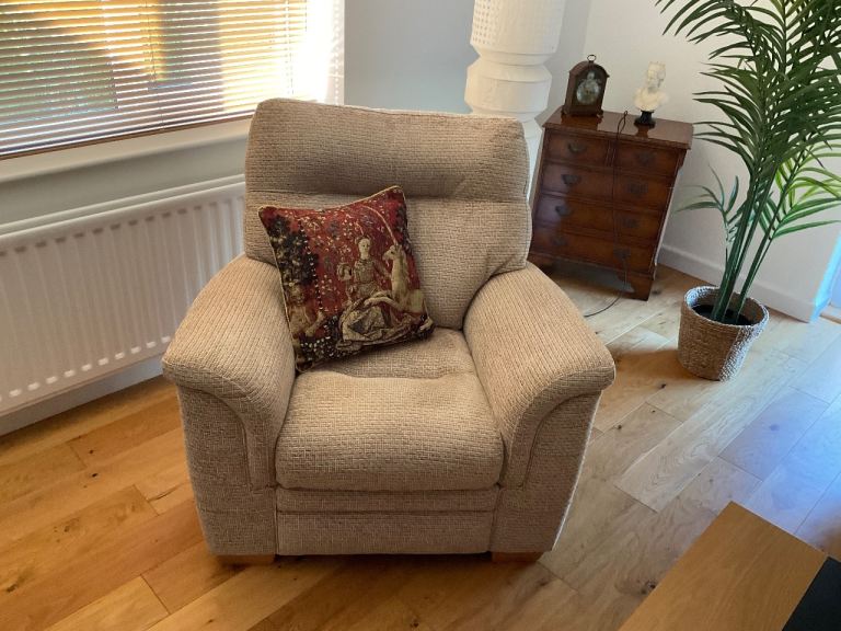 Parker knoll Hudson sofa and armchairs 