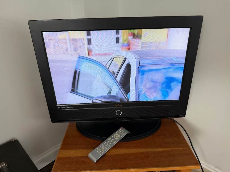 Tevion 9133 26inch TV HD-Ready LCD television with DVBT Terrestrial tuner (Freeview channels)