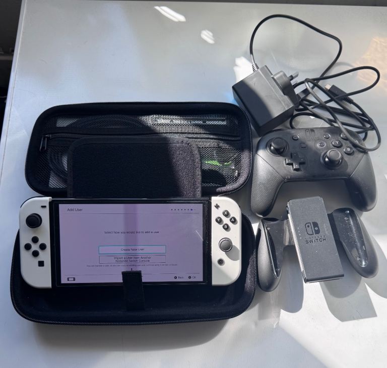 NINTENDO Switch OLED White