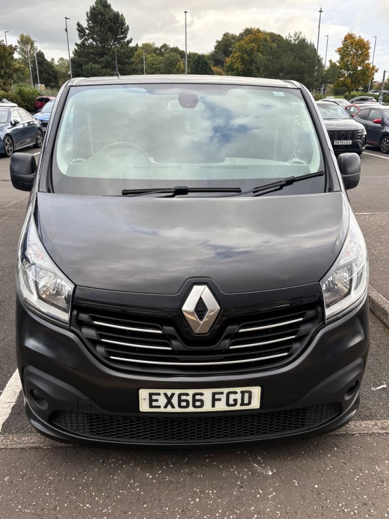 Renault Trafic Sport – Professional Wheelie Bin Cleaning Van 