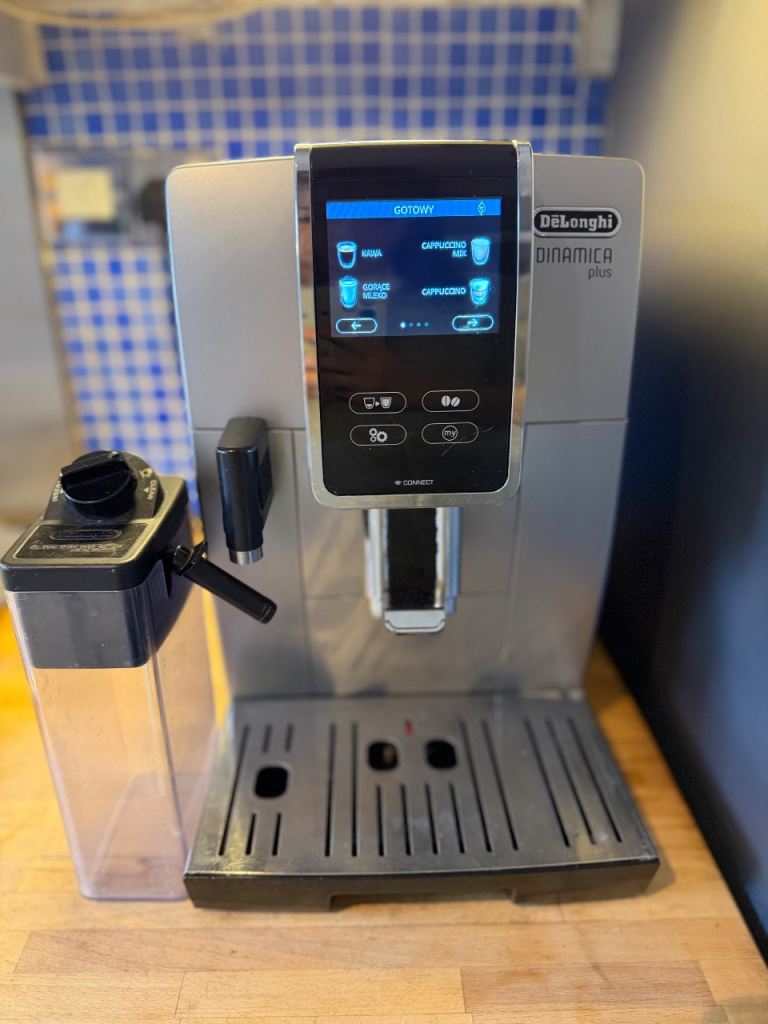 De’Longhi Dinamica Plus Coffee Machine –  Good Condition