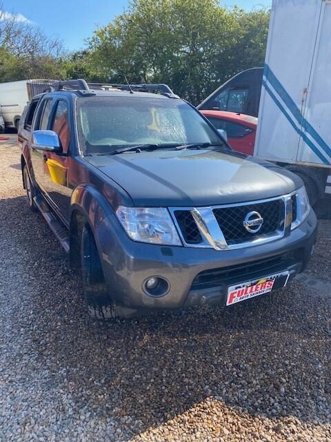 2010 Nissan Navara Double Cab Pick Up Tekna 2.5dCi 190 4WD DAMAGED REPAIRABLE SALVAGE PICK UP Die...