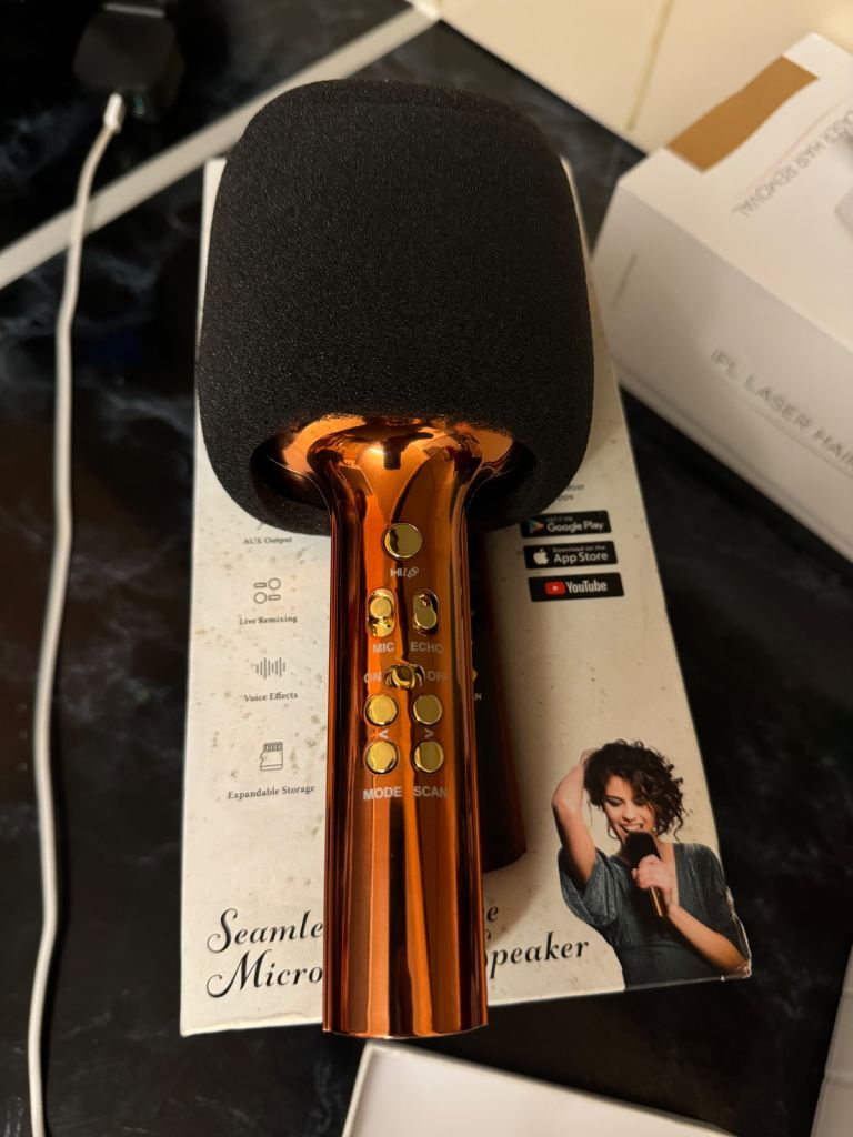 PLAISIR Wireless Bluetooth Karaoke Microphone Speaker