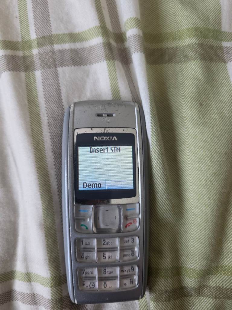 Nokia Classic Mobile Phone with Charger – T-Mobile