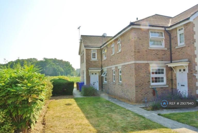2 bedroom flat in Russet Drive, Red Lodge, Bury St. Edmunds, IP28 (2 bed) (#2937940)