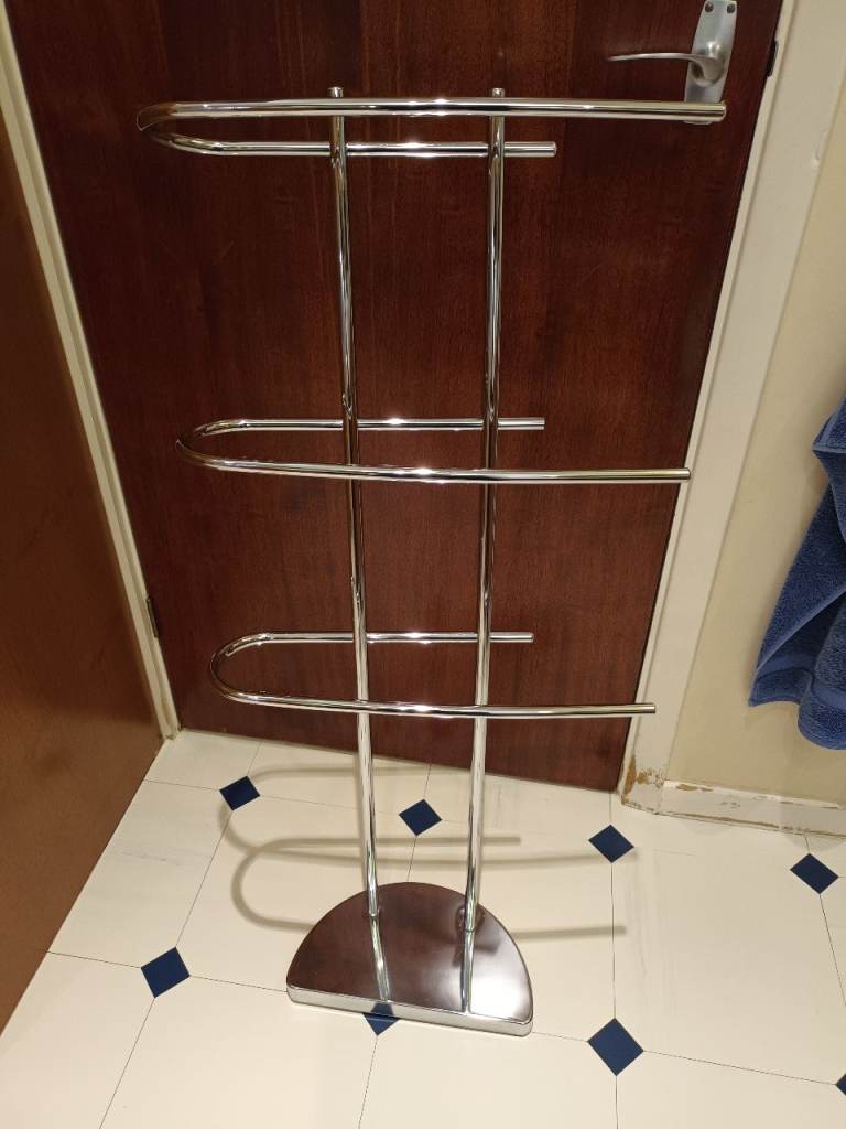 Chrome Towel Holder. 