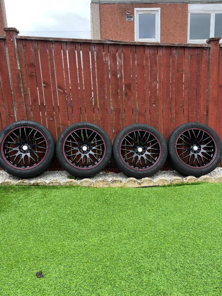  set of 4 M8501 alloy wheels, size 17x7J, fitted with Goodyear 225/45 R17 tyres