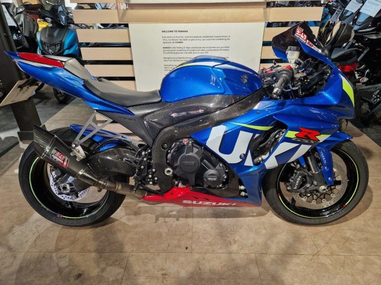 SUZUKI GSXR 1000 IN BLUE