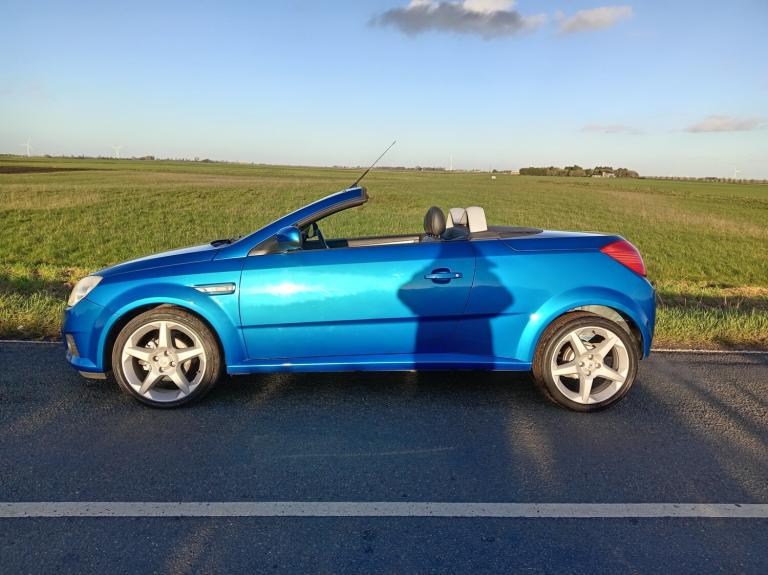 2007 Vauxhall Tigra 1.4i Easytronic AUTOMATIC SHOWROOM CONDITION CAN SECURE 24/7 ON NET CONVERTIB...